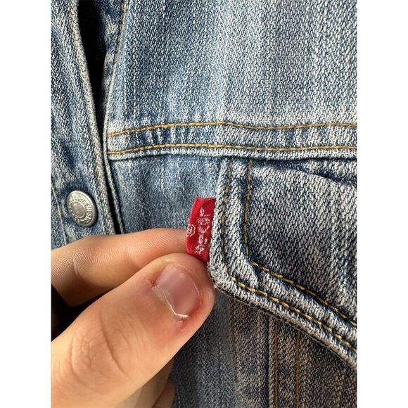 Vintage Levi's Cotton Button Up Denim Jean Jacket in Blue Size Medium - Picture 2 of 5